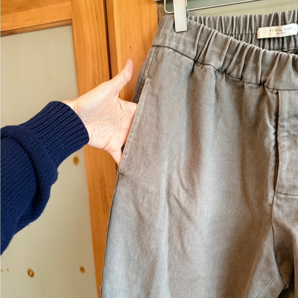 7115 by Szeki NYC Relaxed Elastic Waist Pants in Gray - Picture 4 of 11